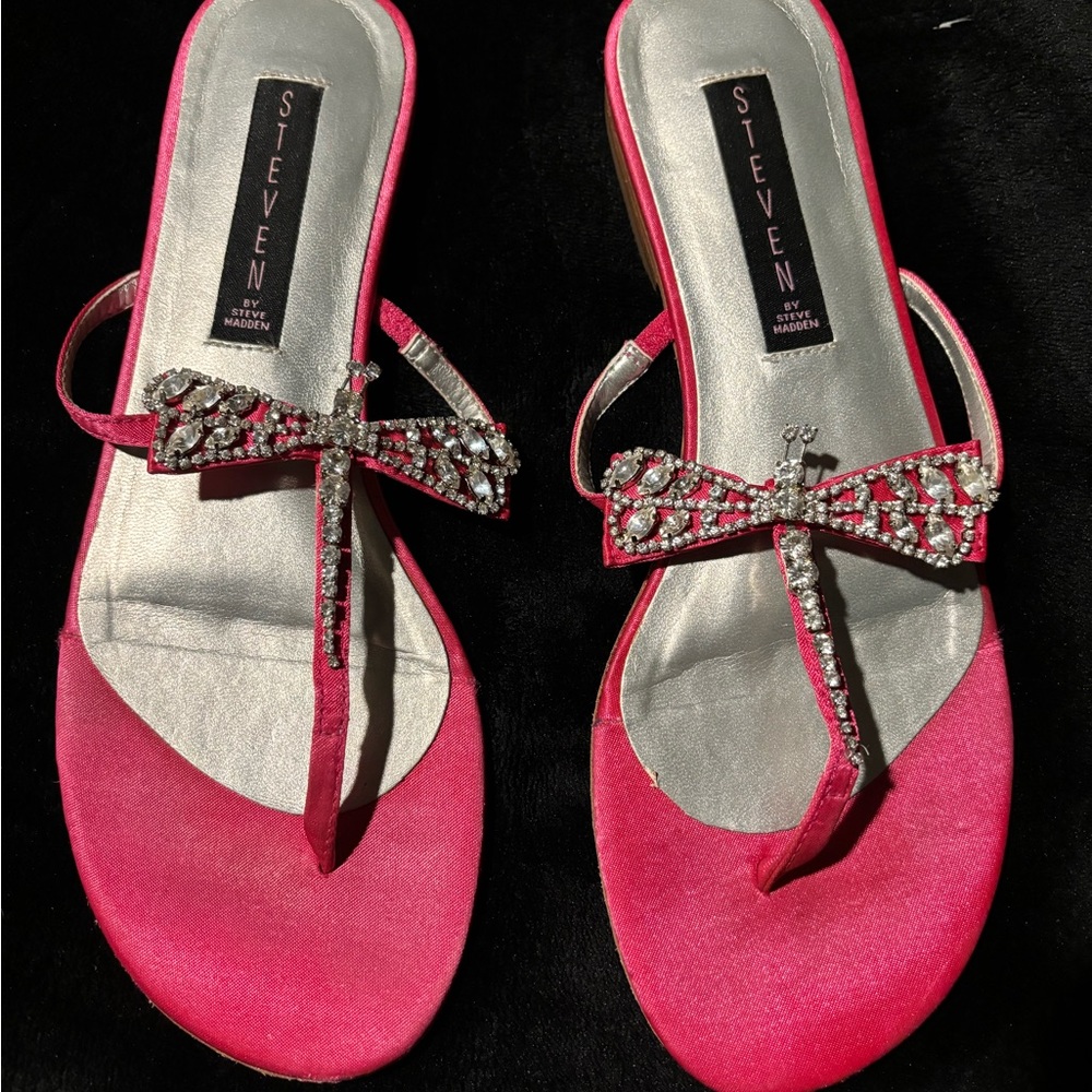 Fuchsia fabric rhinestone dragonfly sandals